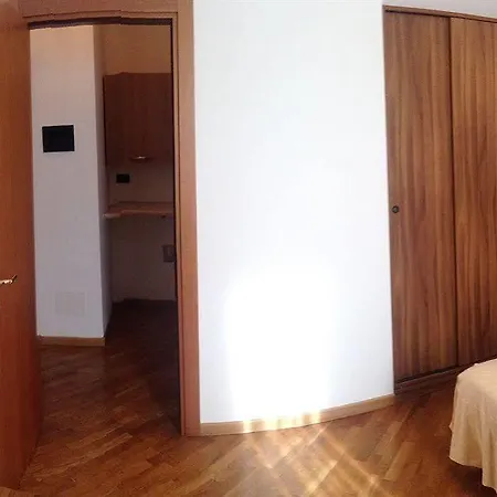 Rege Linate Hotel apartamentowy *